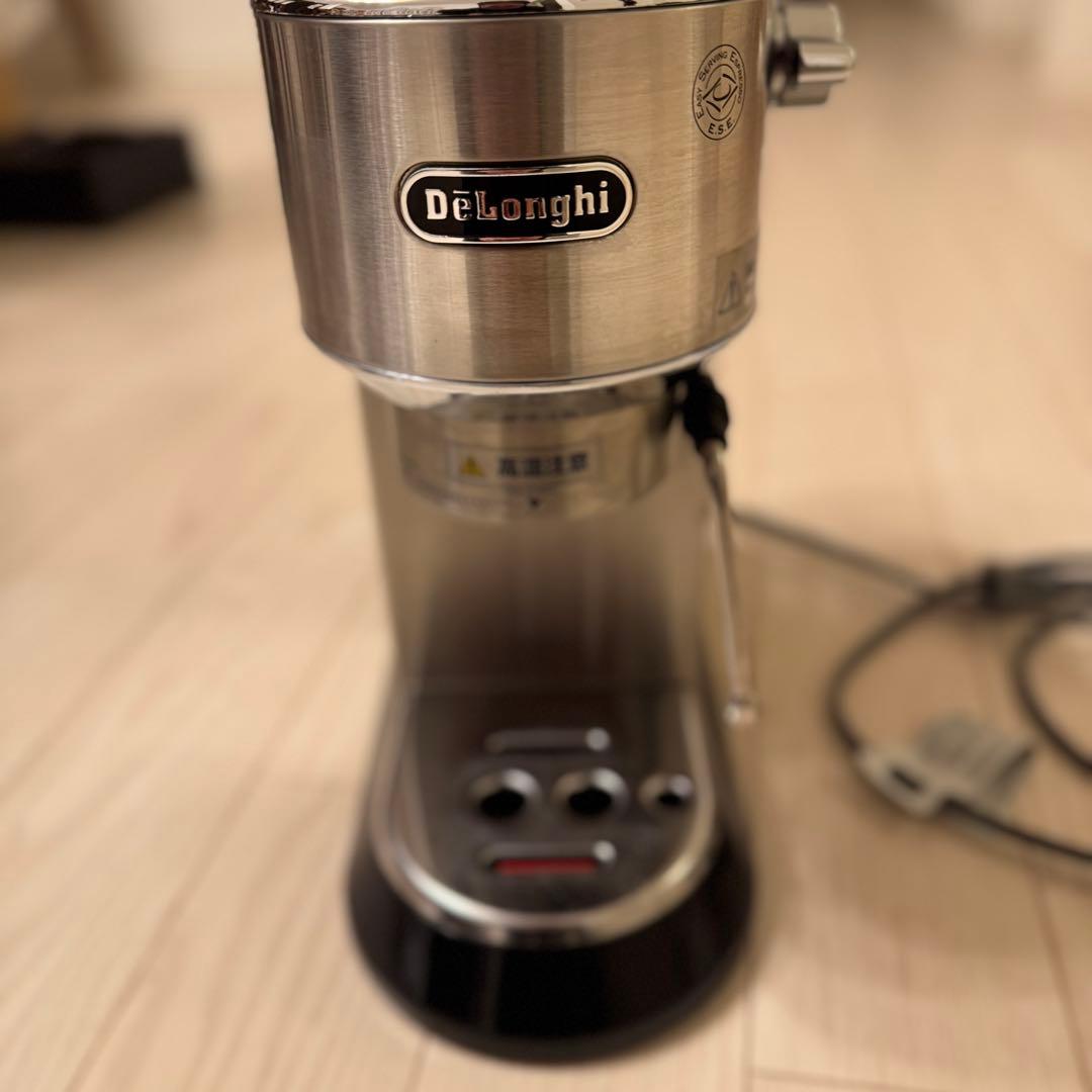 デロンギ　エスプレッソメーカー　EC680M