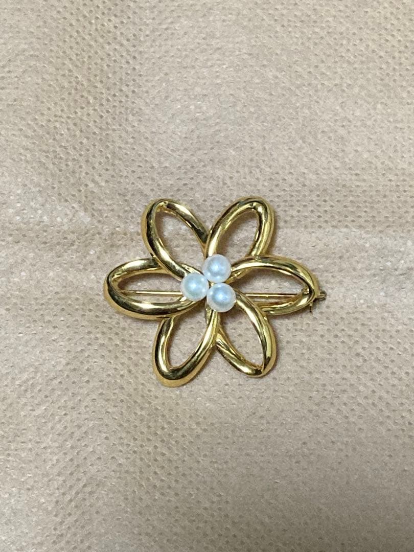 MIKIMOTO 真珠ブローチ silver ゴールドカラー