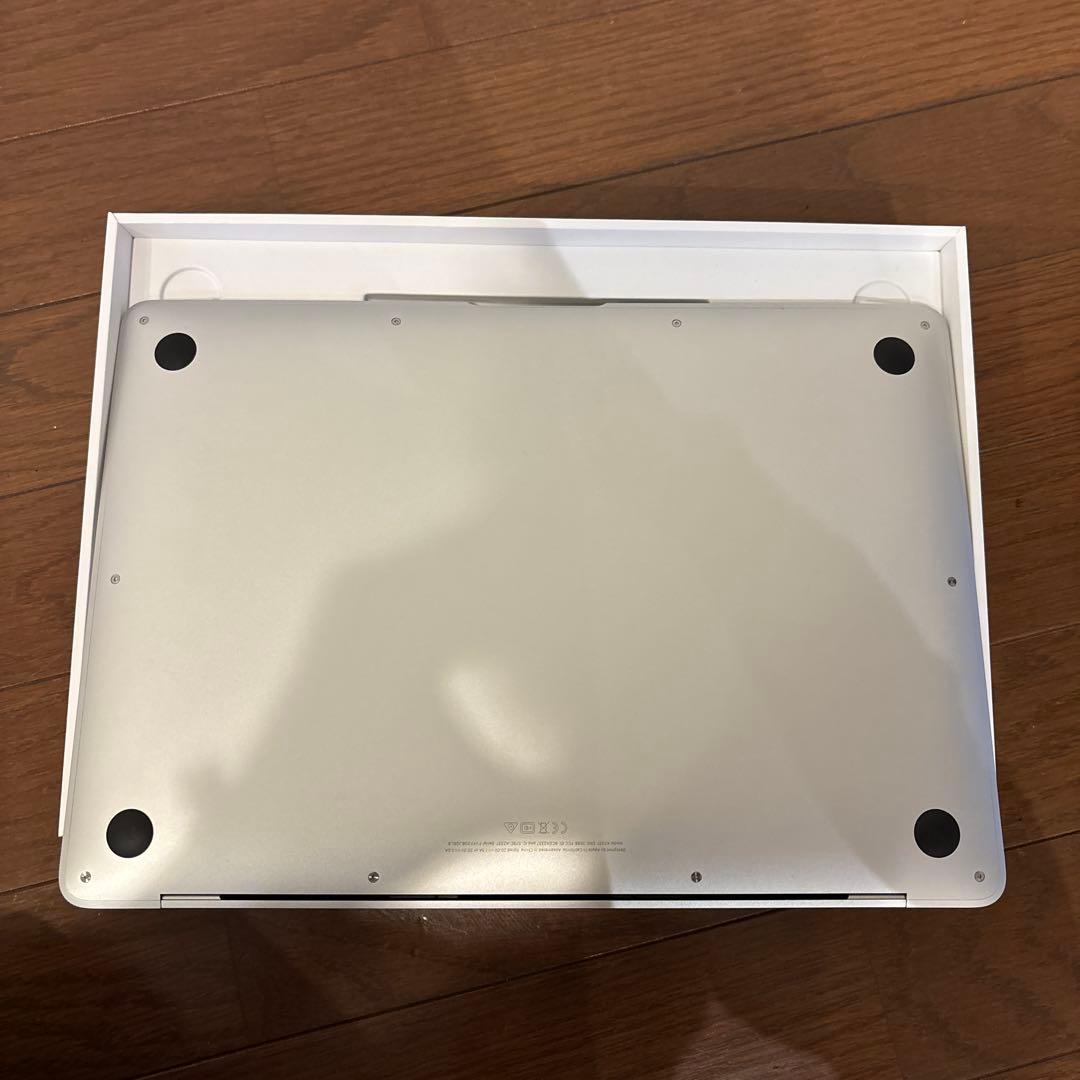 【美品】MacBook Air 13インチ M1チップ搭載8GB 512GB