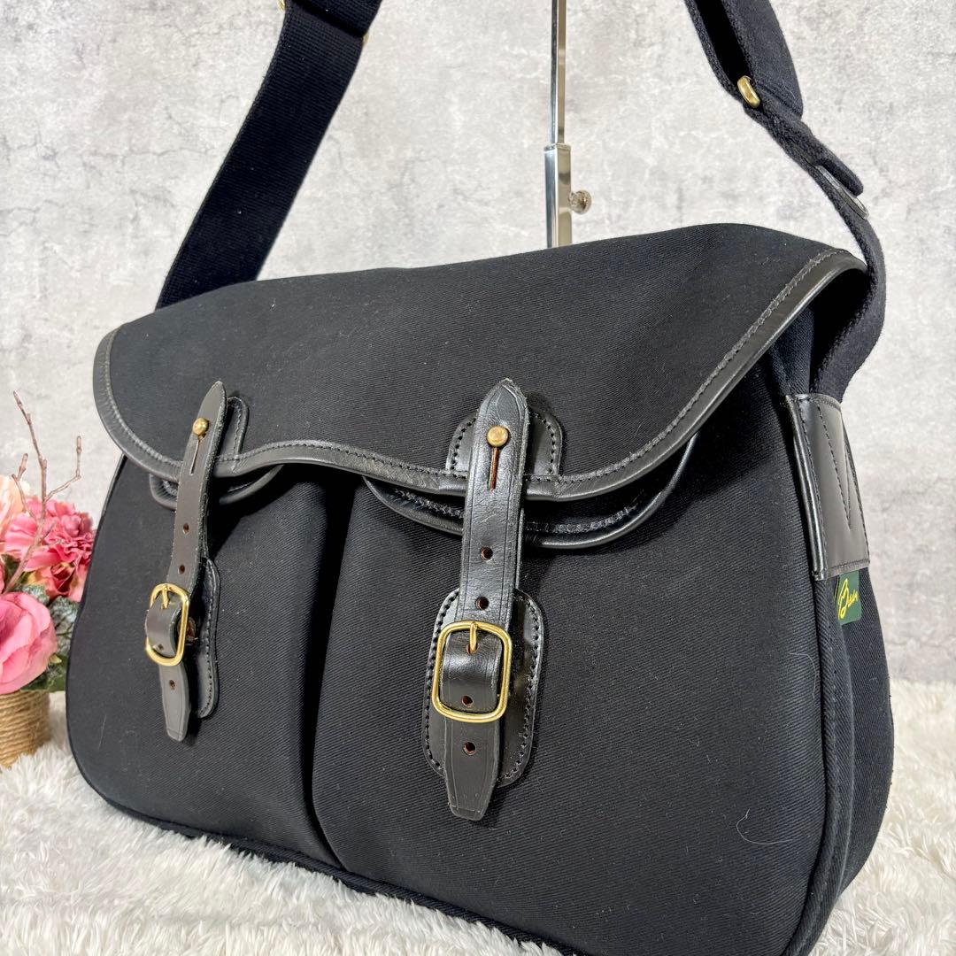 【美品】 ブレディ 黒 ショルダーバッグ アリエルトラウト メッセンジャー