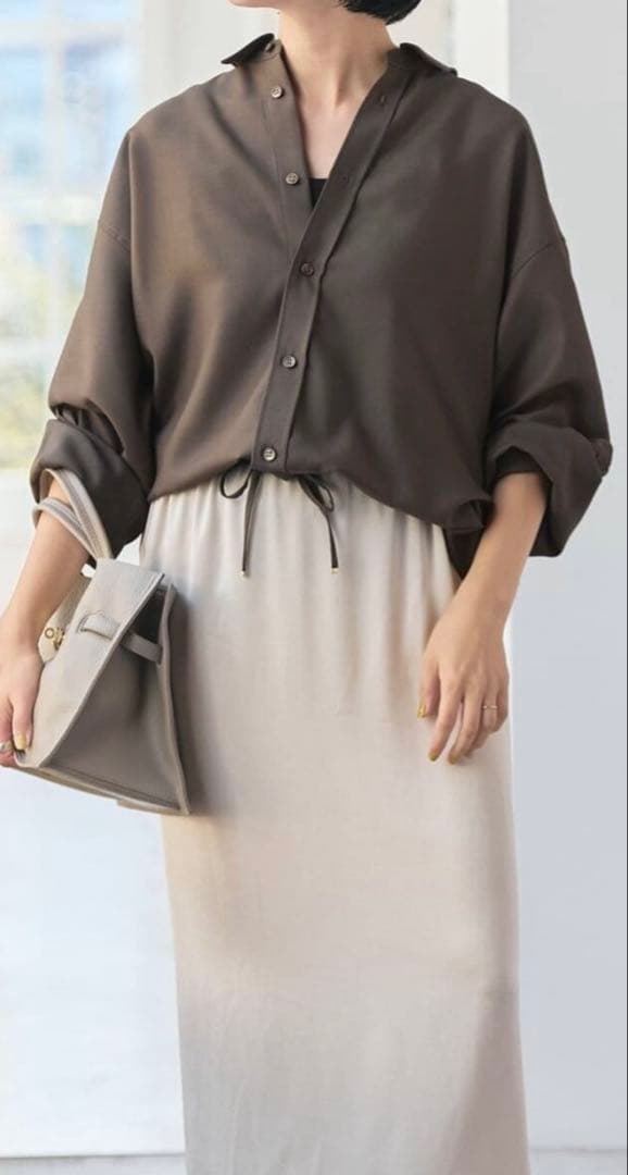 新品:完売品 スピックアンドスパン　ウールライクヘムギャザーシャツ　ブラウン