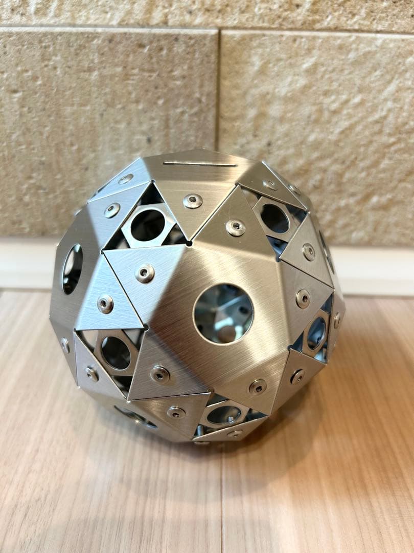 ステンレス製　変形十二面体　オブジェ