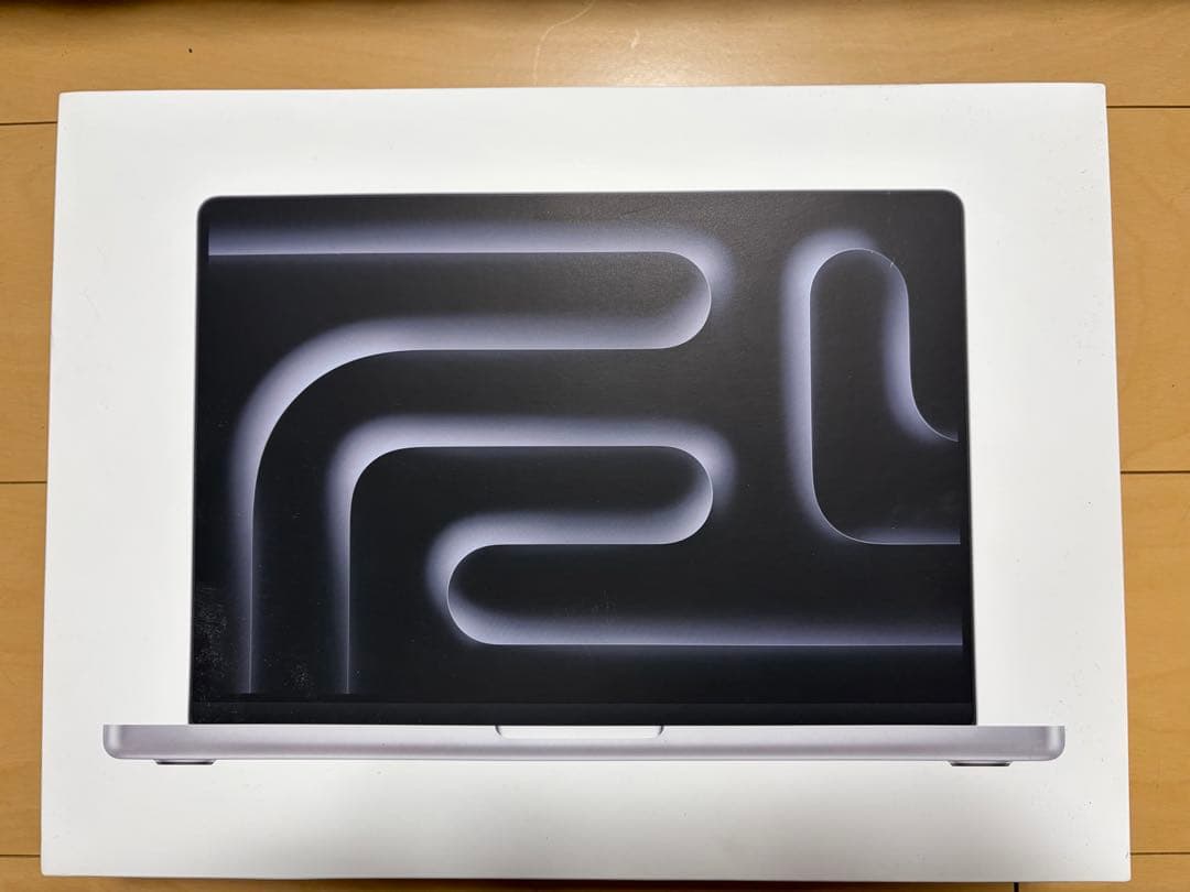 【極美品】M5 14インチ MacBook Pro 512GB シルバーおまけ付