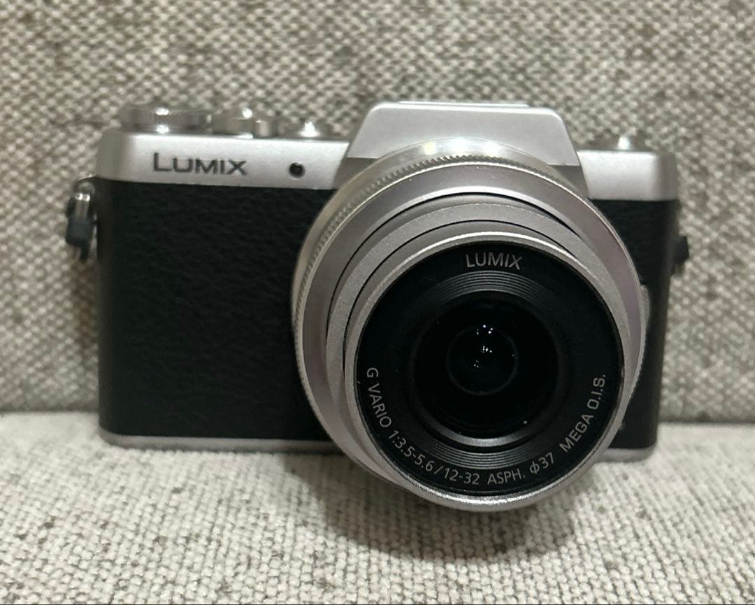 【美品】 Panasonic Lumix DMC-GF7 ミラーレスカメラ