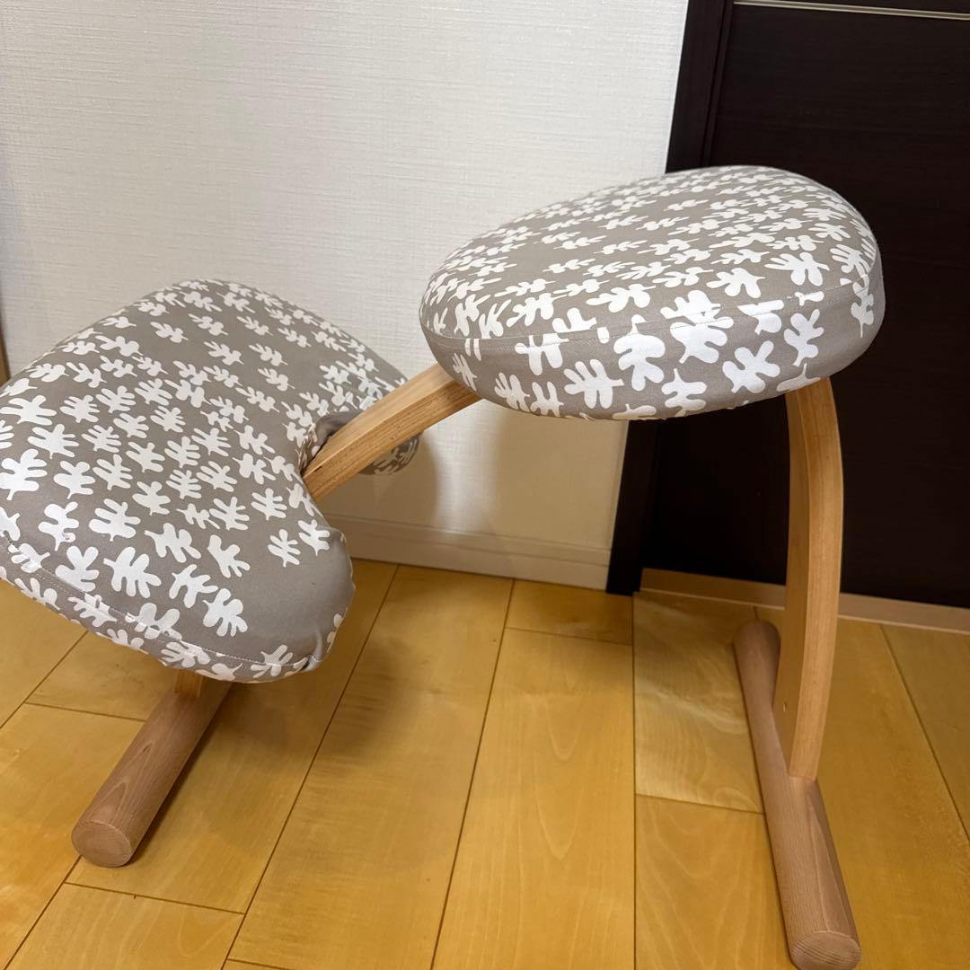 balansEasy バランスイージー バランスチェア　姿勢矯正椅子　ピンク