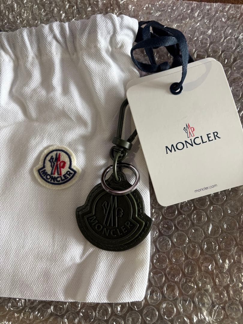MONCLER ロゴ付きキーホルダー 収納袋付き