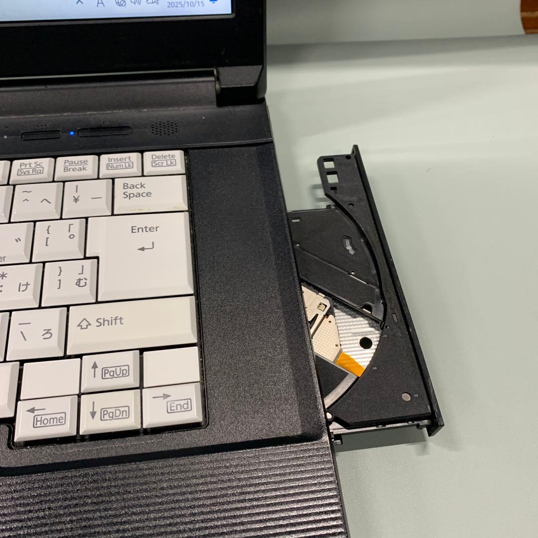 富士通ノートパソコン美品DVD 爆速SSD Windows11