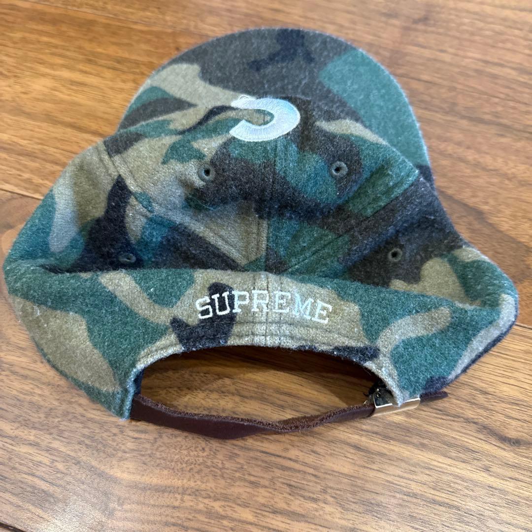 カモフラージュデザインのSupremeキャップ
