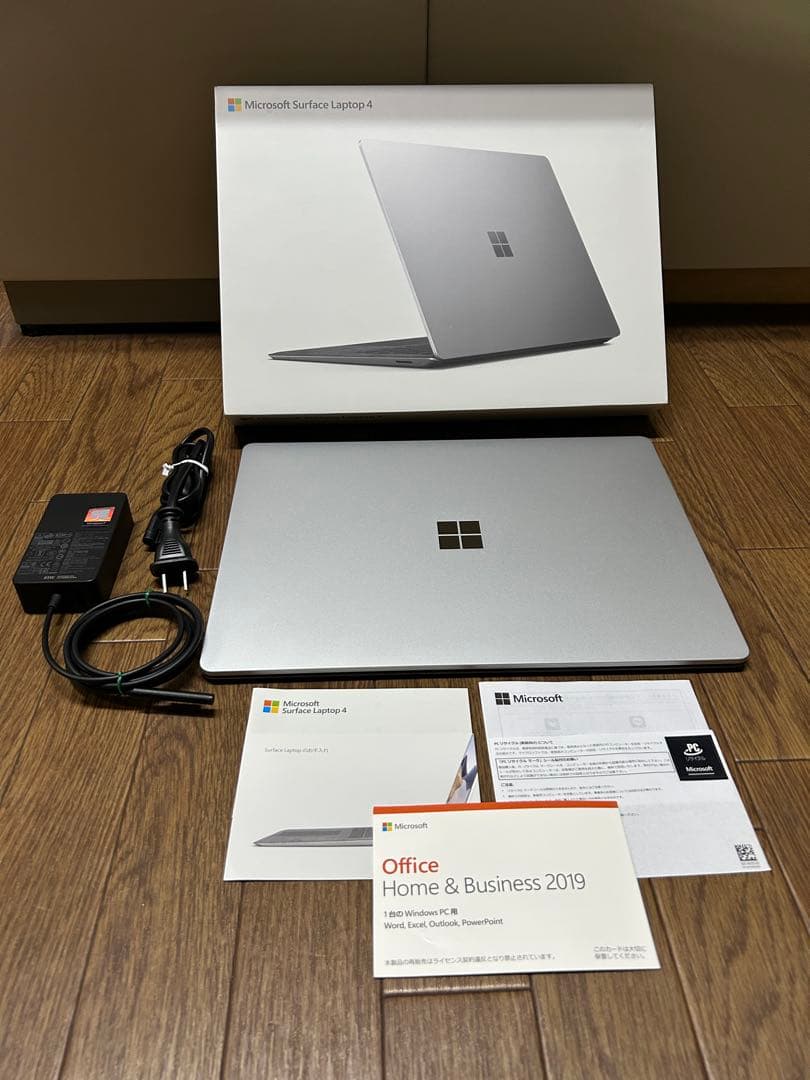 Microsoft Surface Laptop4 Office 付