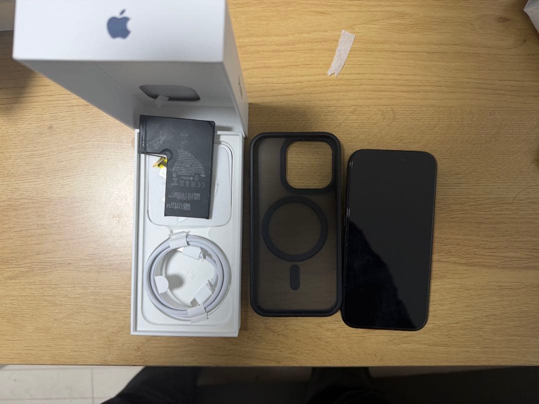 津*田様 Apple iPhone 15 Pro スペースブラック 本体【バッテ