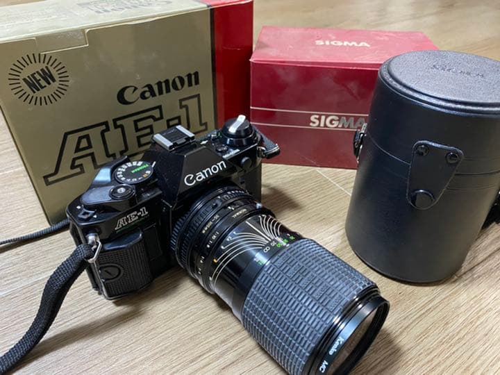 アンティークキヤノン一眼レフAE_1.ブラック、フィルムカメラ、実写中昭和レトロ