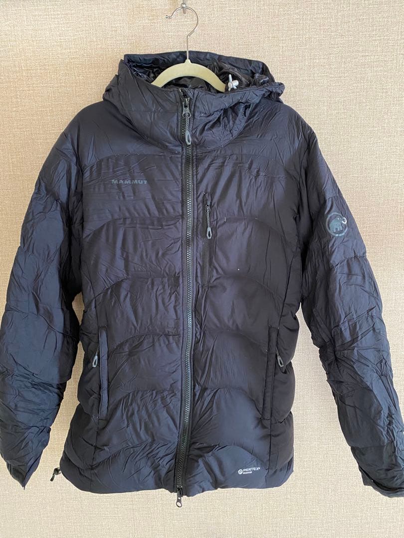 マムート　レディースブラック ダウンジャケット