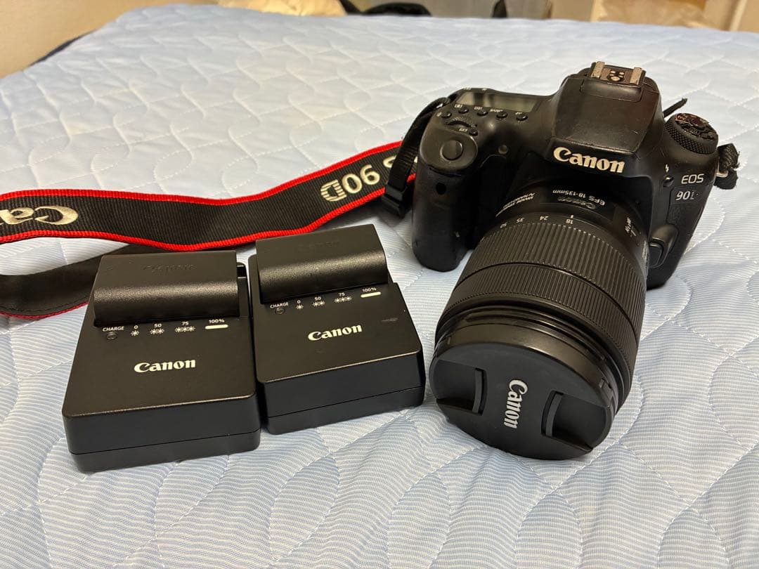 Canon EOS 90D本体 EF-S 18-135mmレンズ バッテリー2個