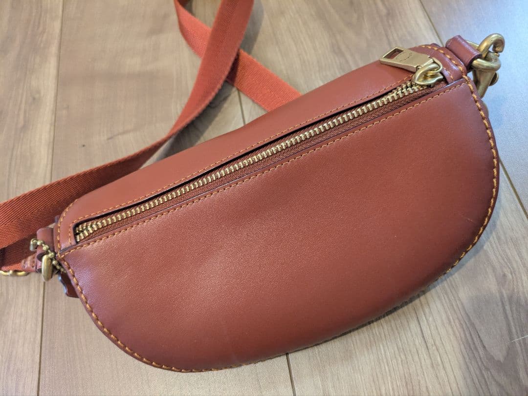 COACH ボディバッグ ベージュ/レッド