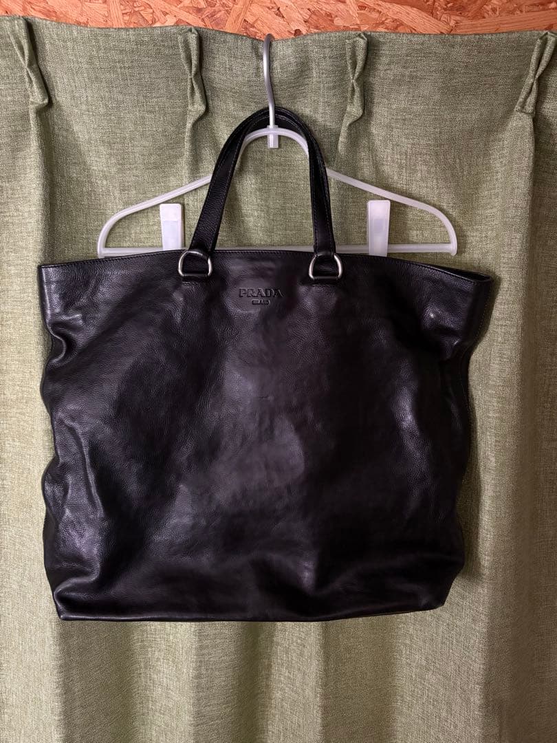 トモ0305　PRADA 黒レザートートバッグ