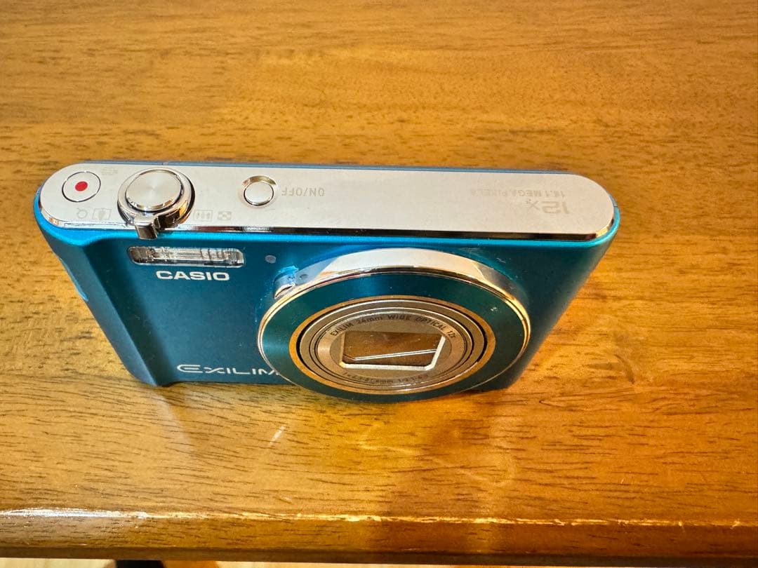 CASIO EXILIM EX-ZS210 青