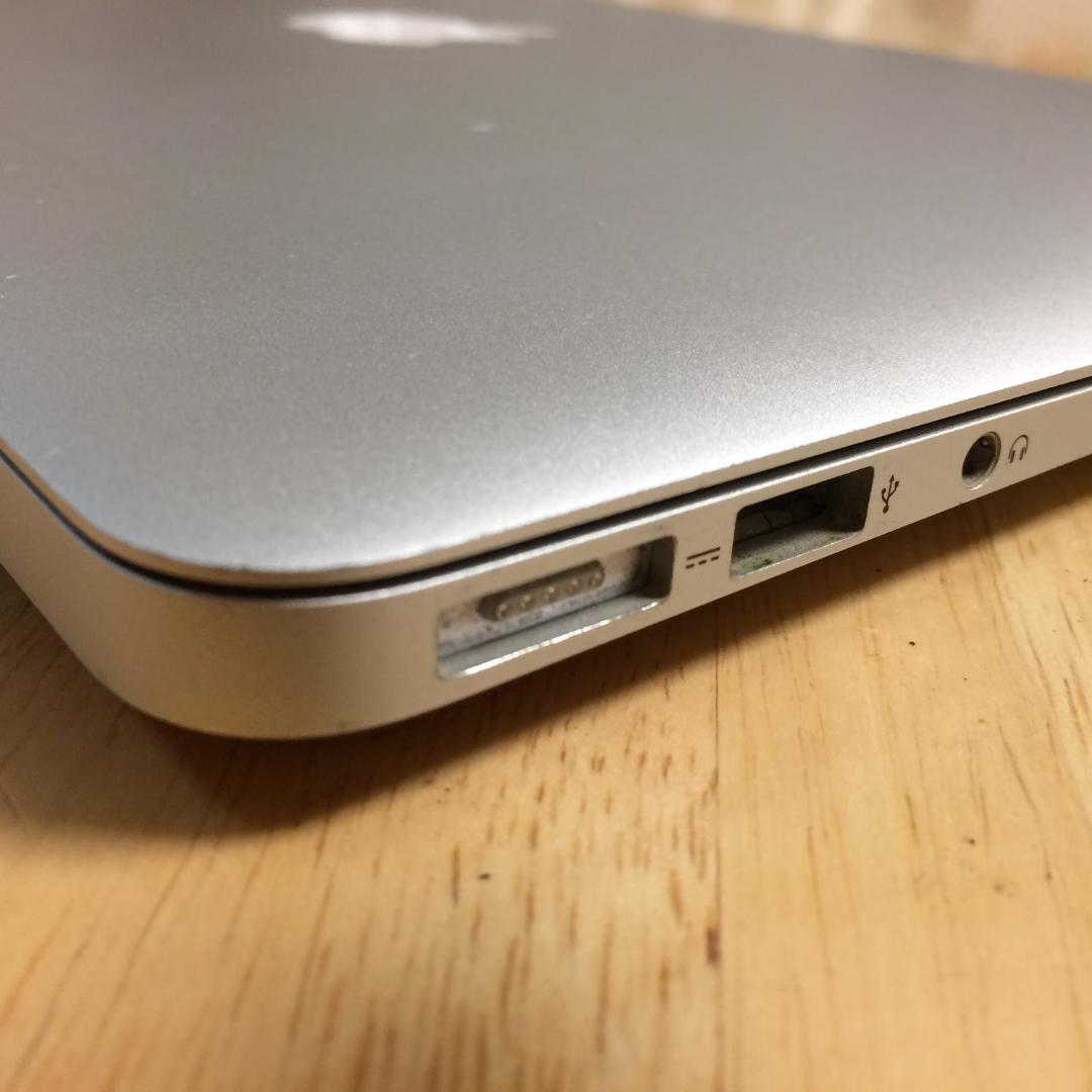 MacBook本体 MacBook Air (13-inch, Mid2013) 4G / 128G