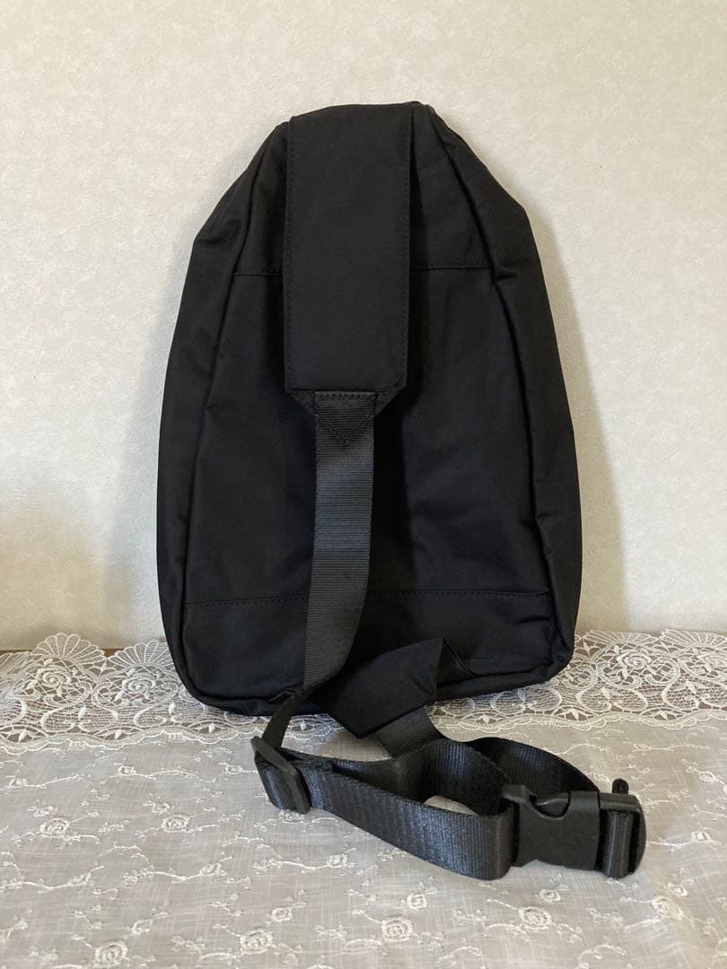 再出品【新品♪】MARNIマルニキッズ　ボディバック　黒色　大人もok