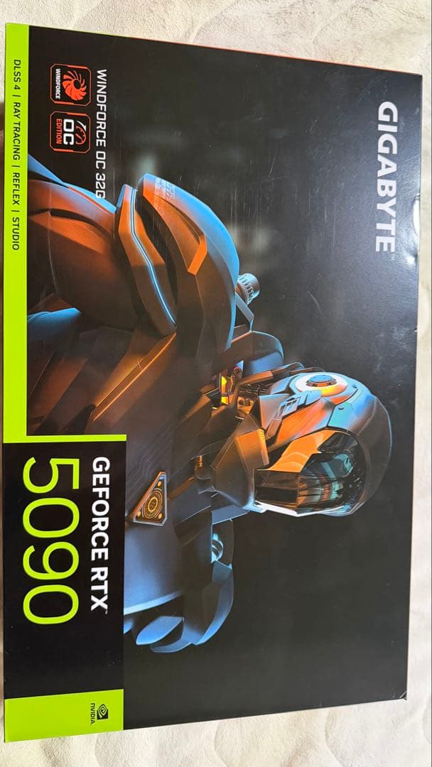 グラボRTX5090 ヒートシンク 3連ファン バックプレート 箱あり
