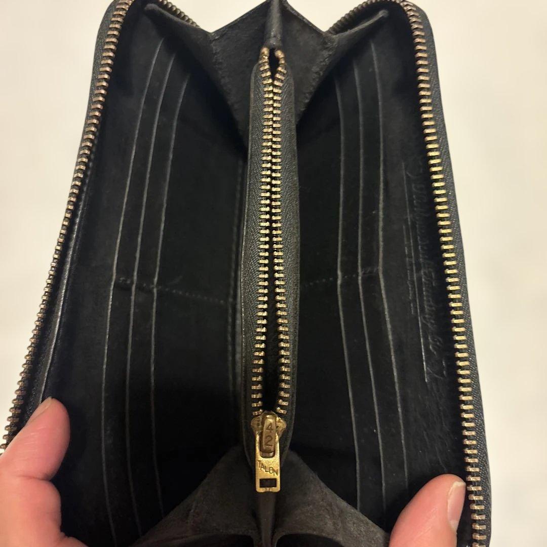 htc ラウンドジップウォレット　長財布