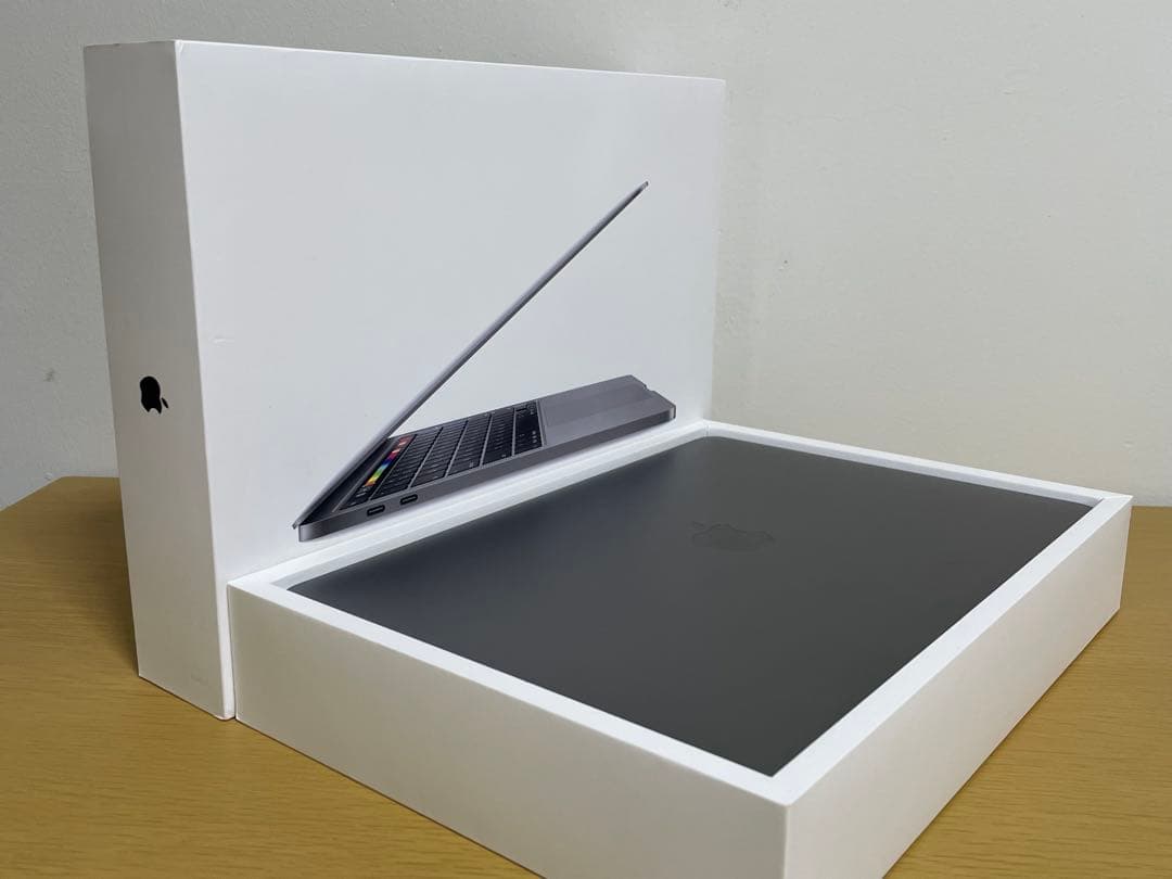 美品 MacBook Pro 2020 TouchBar バッテリー良い