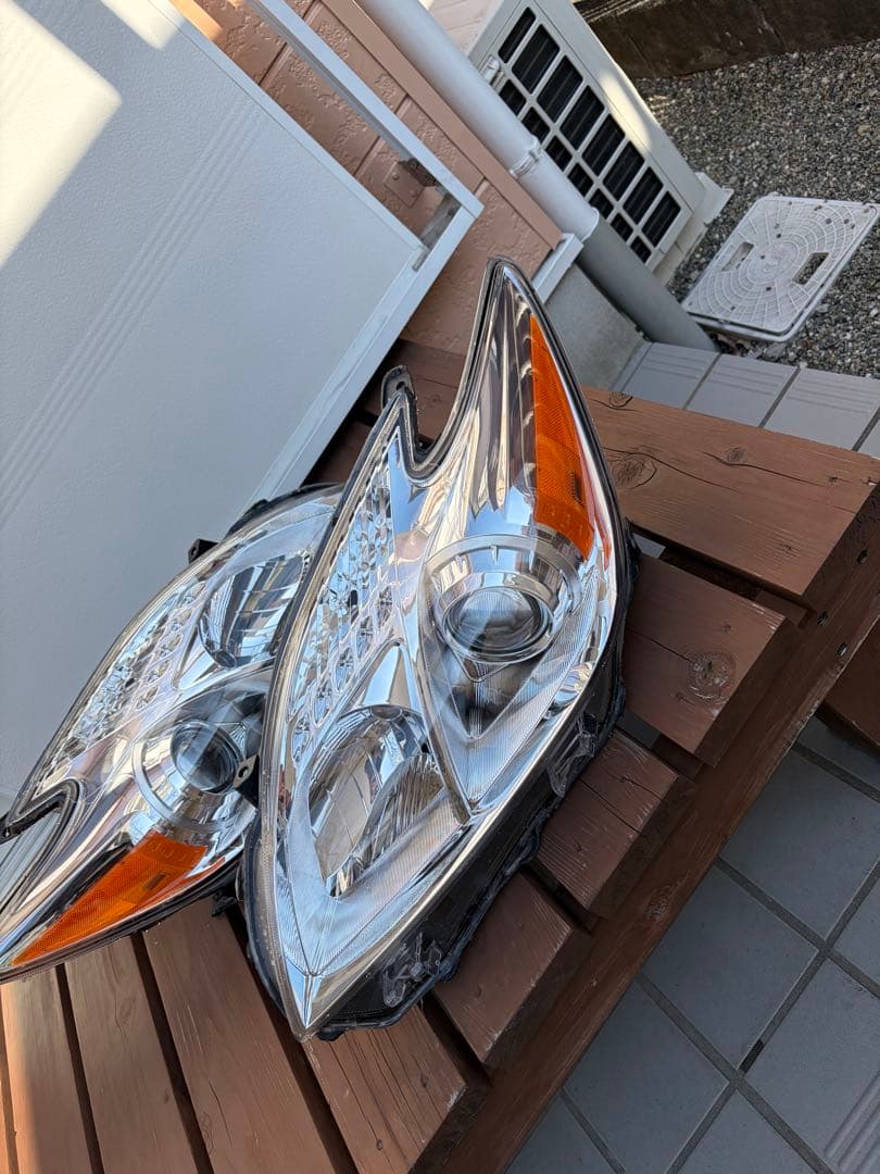 30プリウス　USヘッドライト USDM