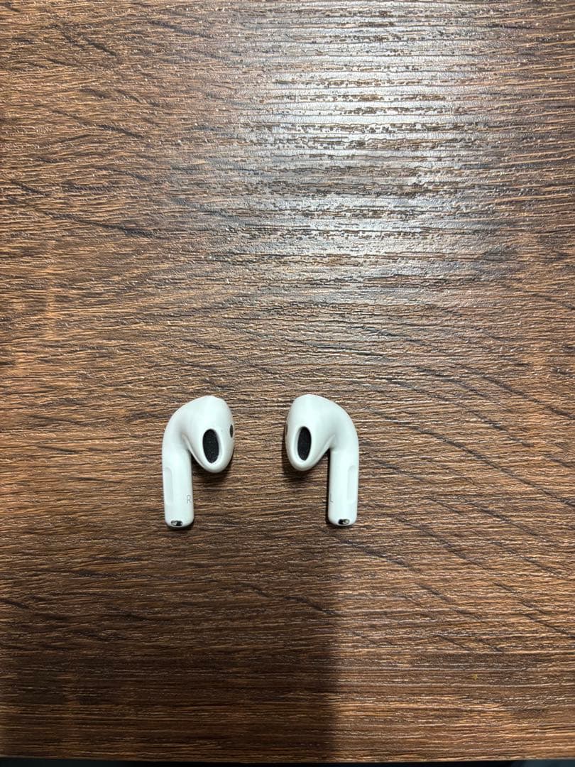エアーポッズ4 ノイズキャンセル　ケース無し