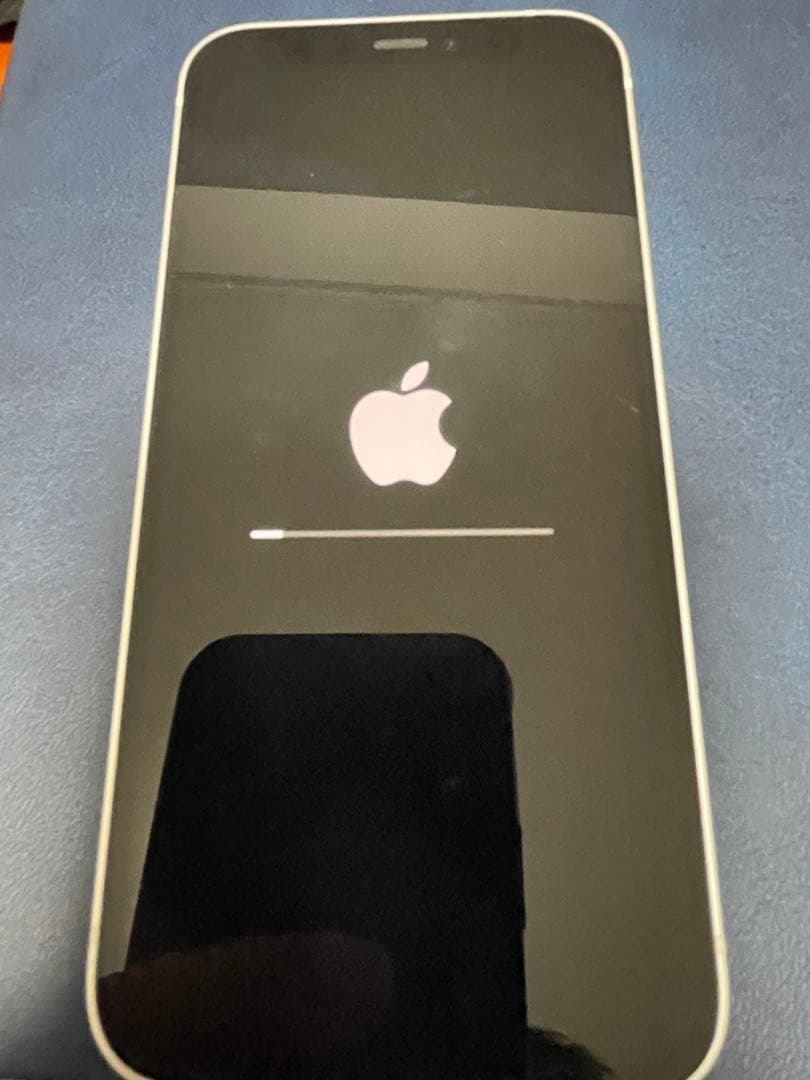 Apple iPhone 12 ホワイト傷あり