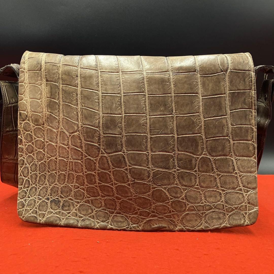 リアル　マットクロコダイル メッセンジャーバッグ 斜め掛け可能　レザー カーキ