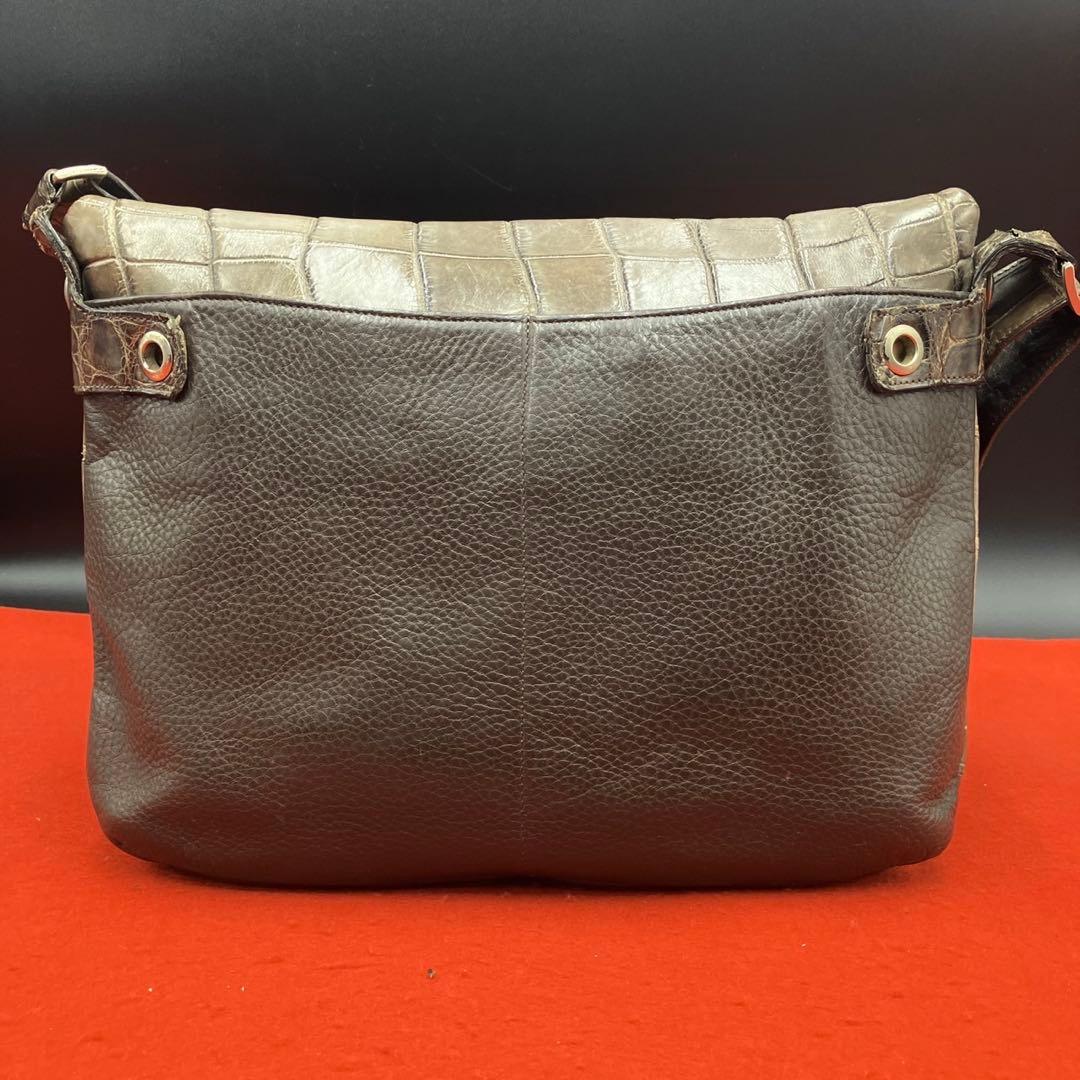 リアル　マットクロコダイル メッセンジャーバッグ 斜め掛け可能　レザー カーキ