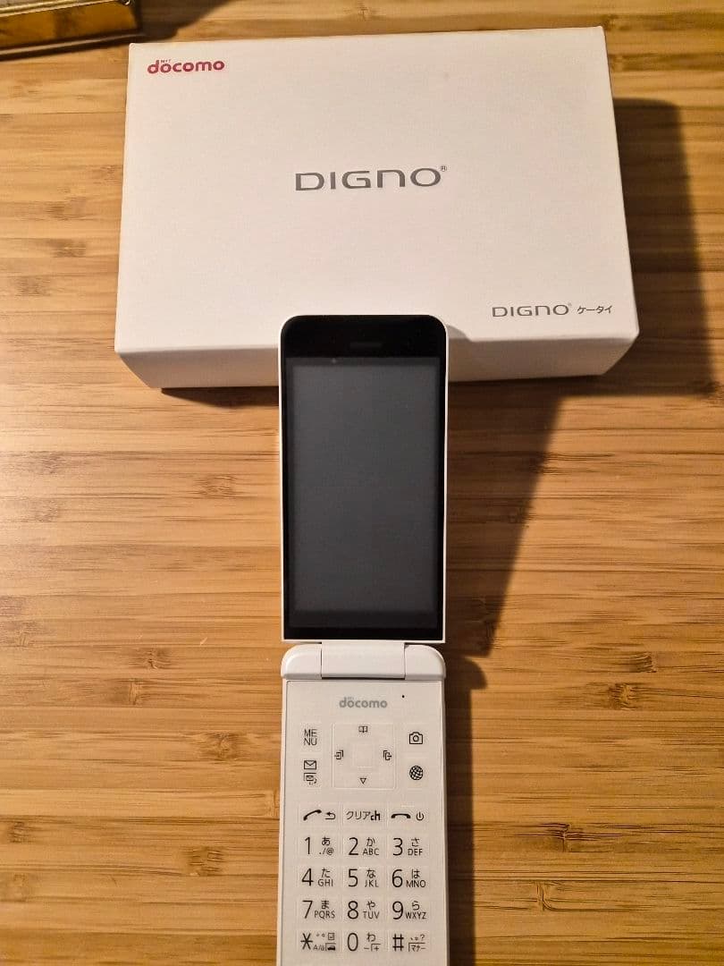 良品　KY-42C DIGNO 本体 ガラホ 携帯電話 ホワイト　付属品完備