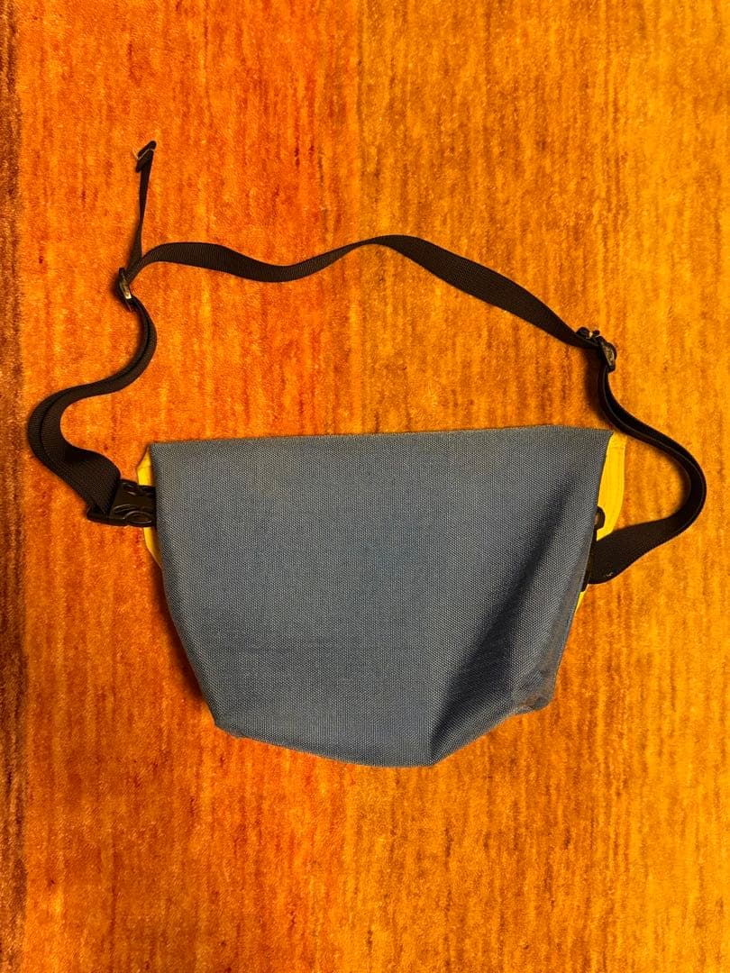 UNDER THE WEATHER バッグ 青×黄