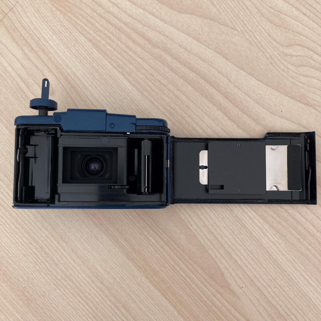 オリンパス　XA 2ネイビー