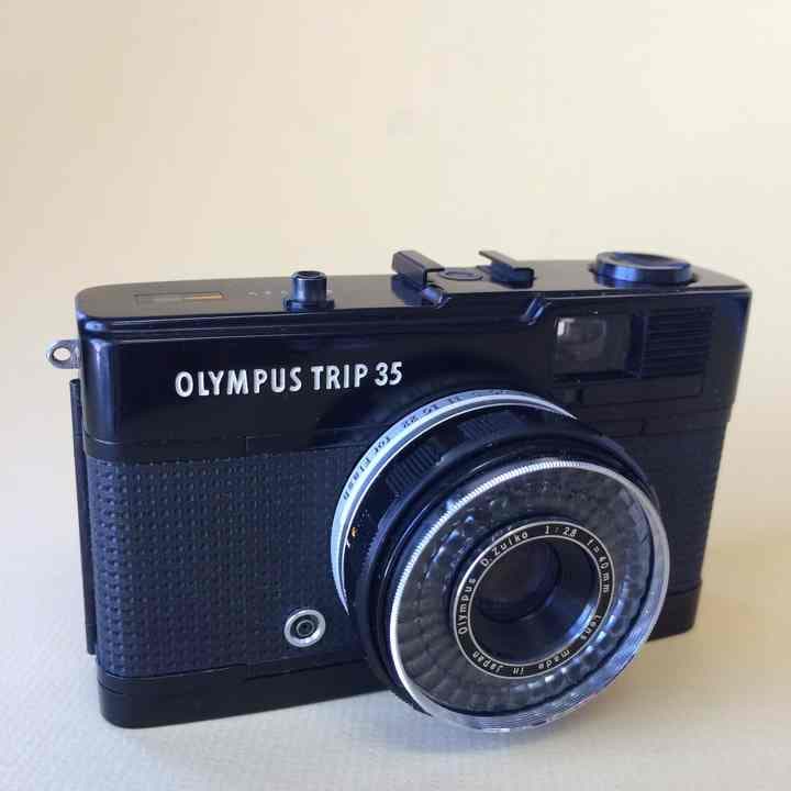 オリンパストリップ35(ブラック