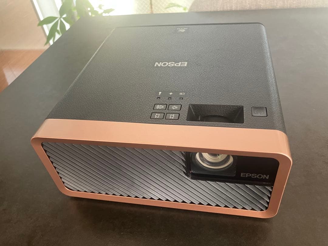 EPSON エプソン EF-100B Dreamioホームプロジェクター