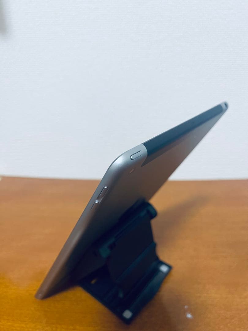 iPad 9.7インチ(第6世代) 32GB Wi-Fi + セルラー