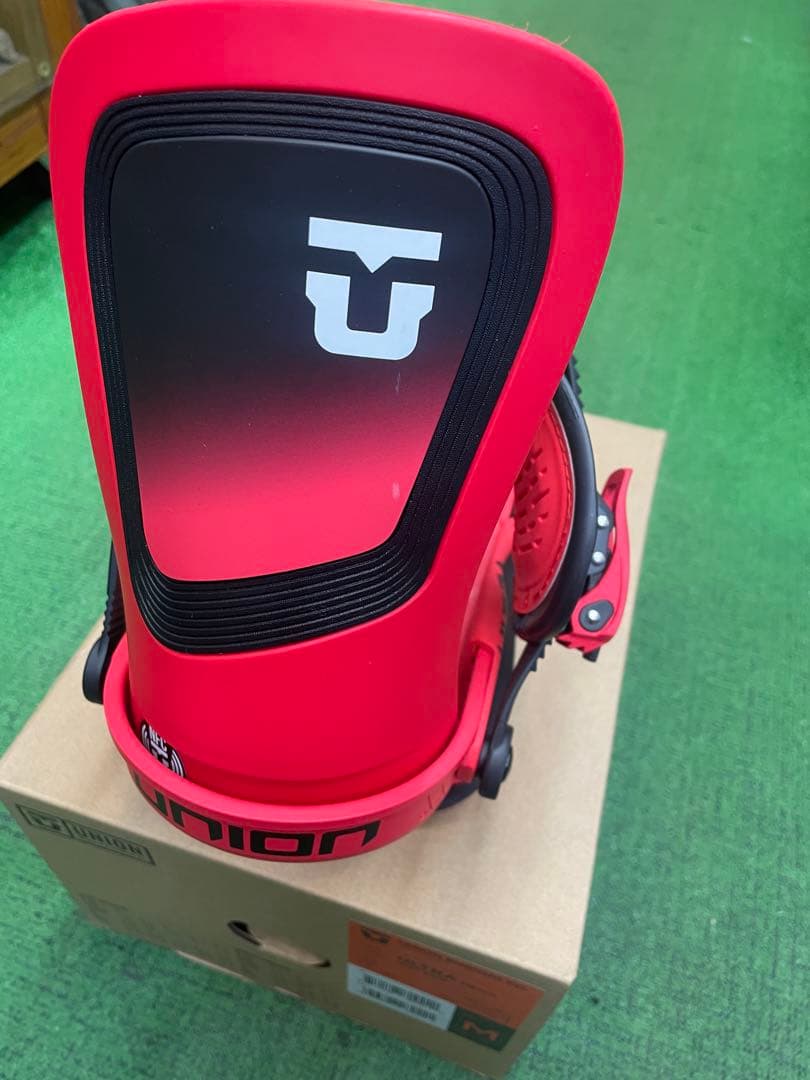 UNION ULTRA HOT RED Mサイズ ビンディング2024-25新品
