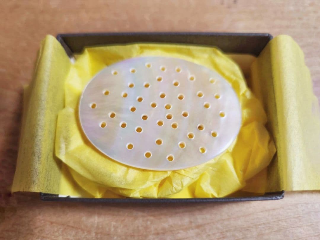 mina perhonen プラネタリウム シェルブローチ