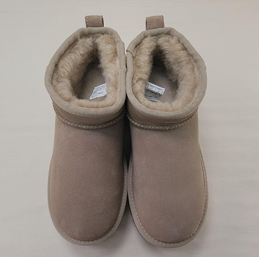 アグ クラシック ウルトラ ミニ プラットフォーム ベージュ 23cm