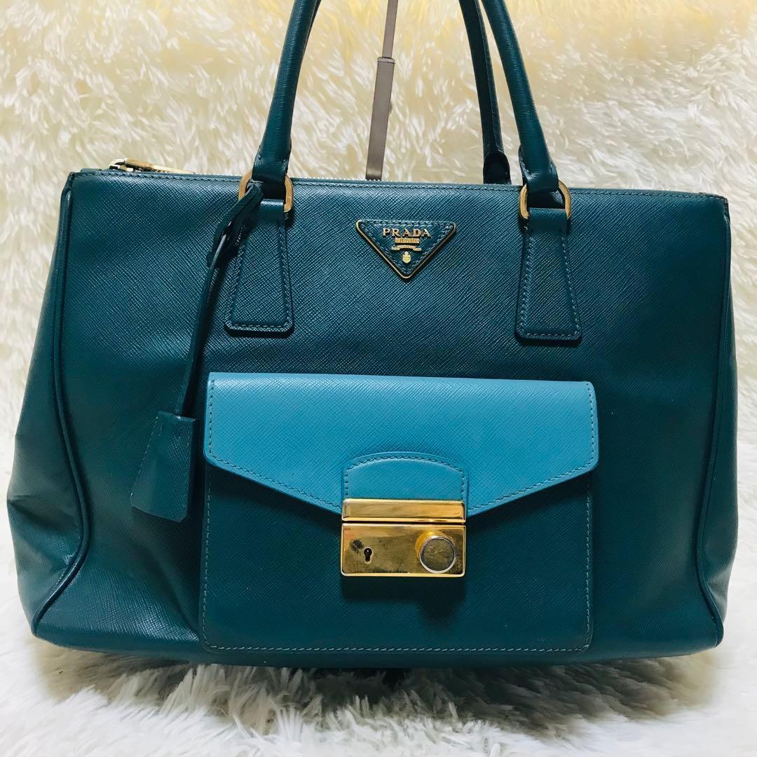 【美品】プラダ ハンドバッグ サフィアーノレザー 三角ロゴ A4収納可能