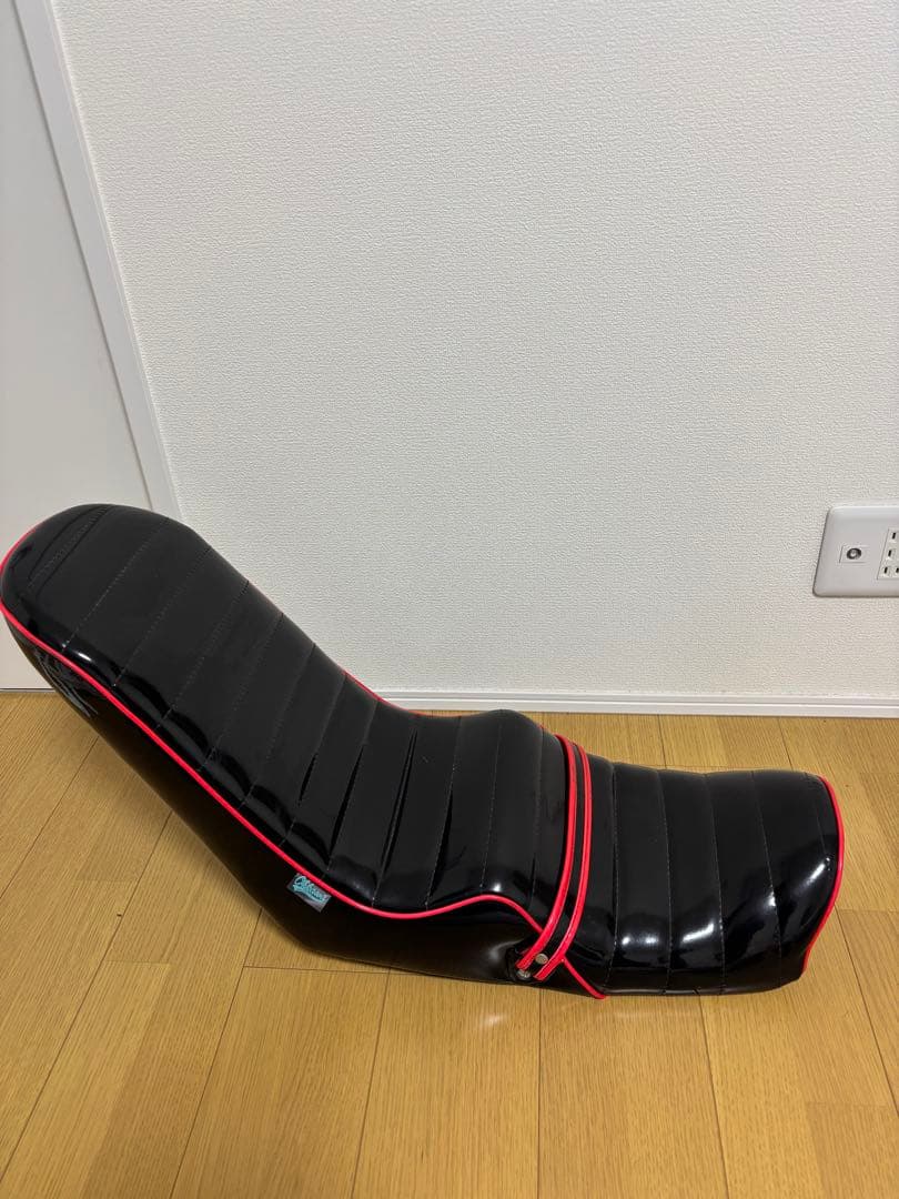 z400gp用　オオカワ製三段シート　赤ふち黒エナメル　40センチ