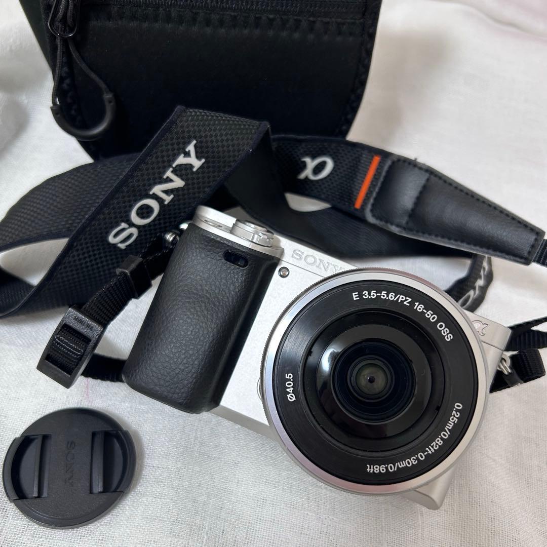 SONY α6000 シルバー レンズキット