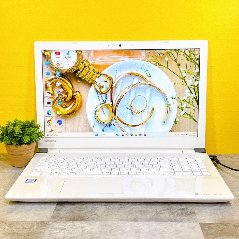 新品SSD480で快適✨キレイな白❣Win11カメラ付 ブルーレイ フルHD薄型