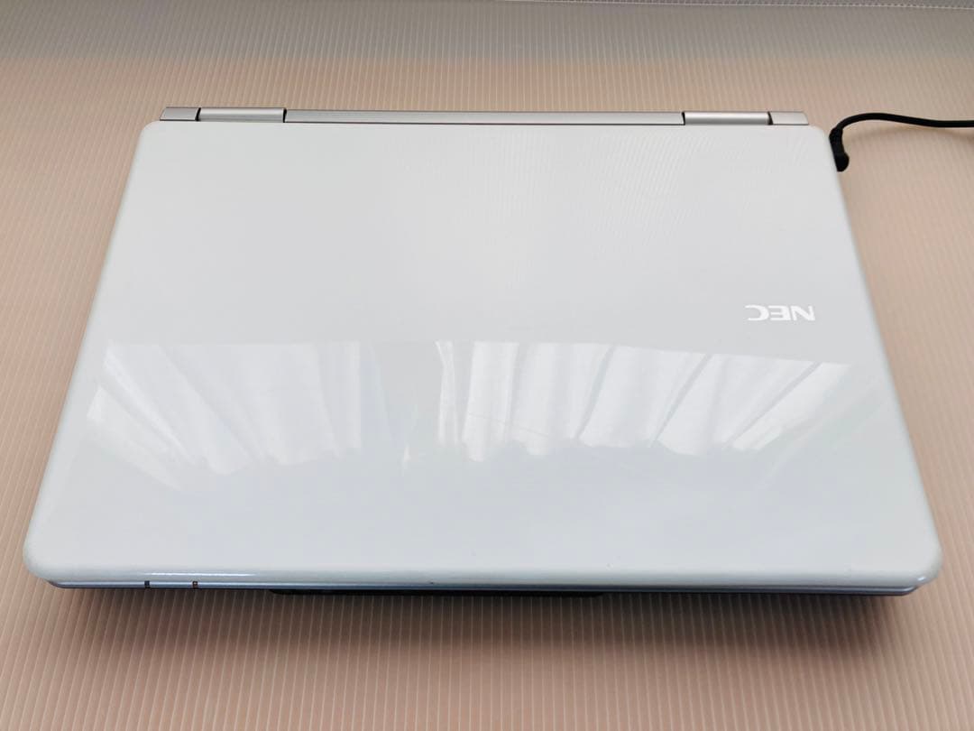 【送料無料】超おすすめ NECスタンダードノートパソコン 人気の白 SSD搭載