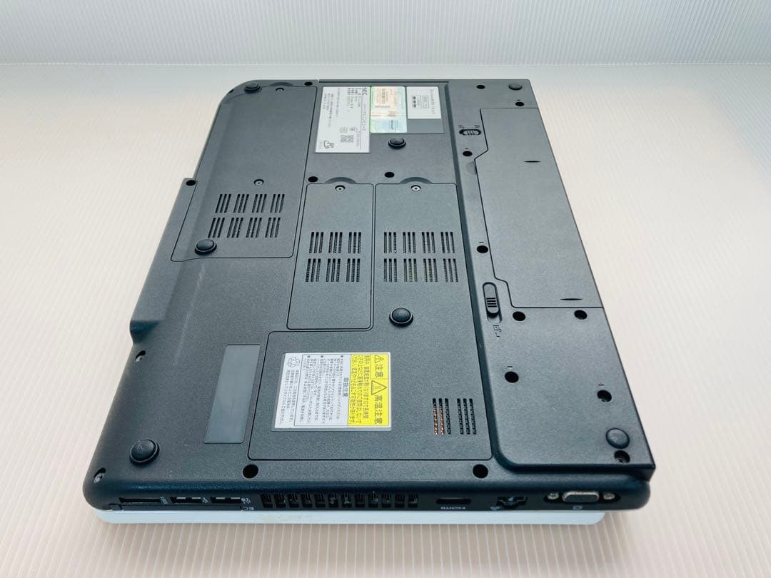 【送料無料】超おすすめ NECスタンダードノートパソコン 人気の白 SSD搭載