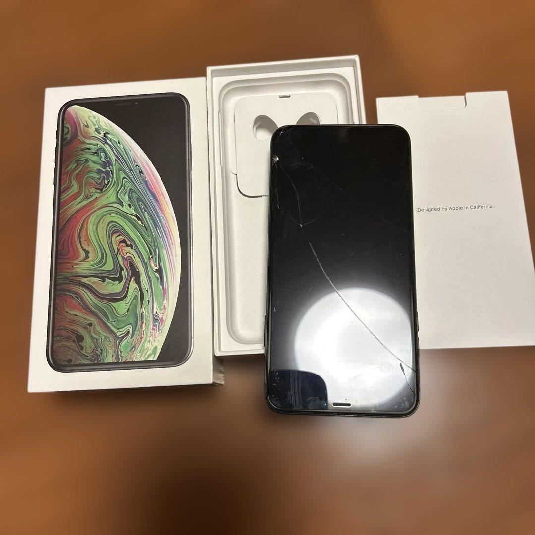 au Apple iPhone XS MAXスペースグレー 本体　画面割れ