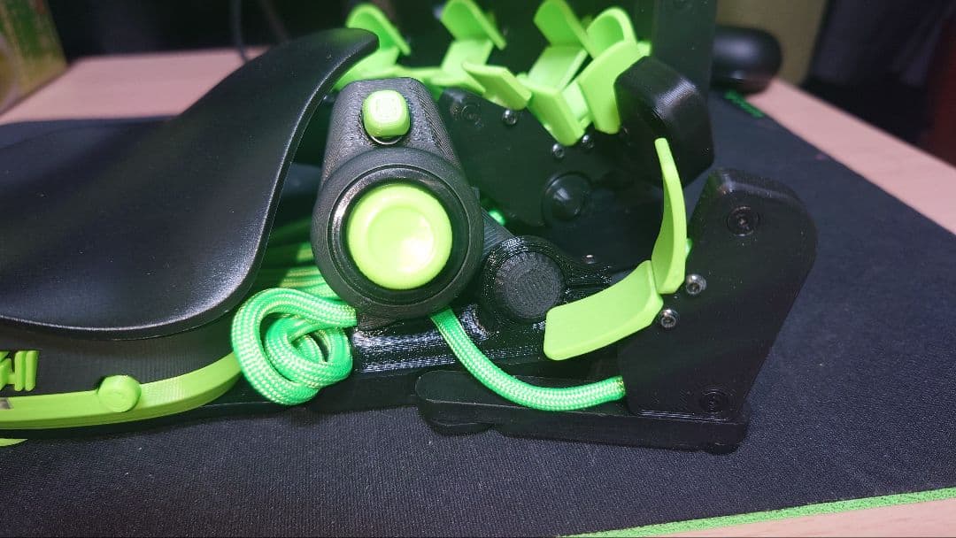 Azeron Cyborg II ゲーミングキーボード本体 グリーン