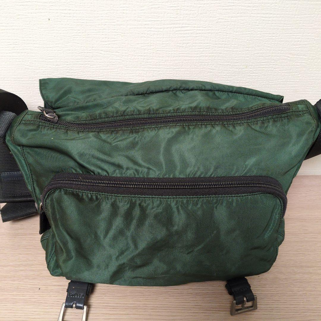 PRADA グリーン メッセンジャーバッグ