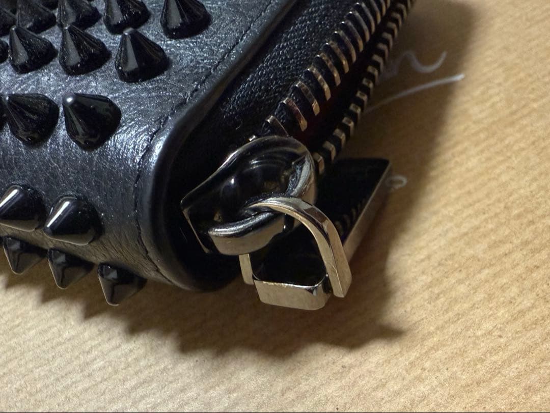 Christian Louboutin PANETTONE スタッズ 長財布