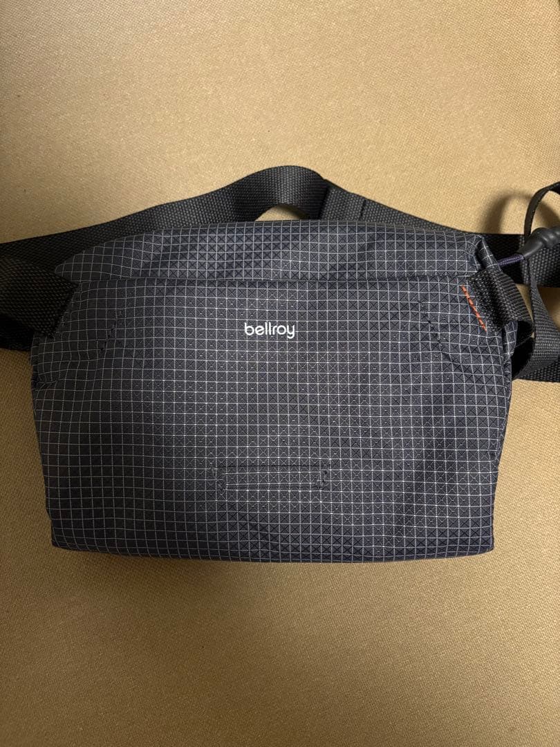 バッグ bellroy Lite Sling Mini